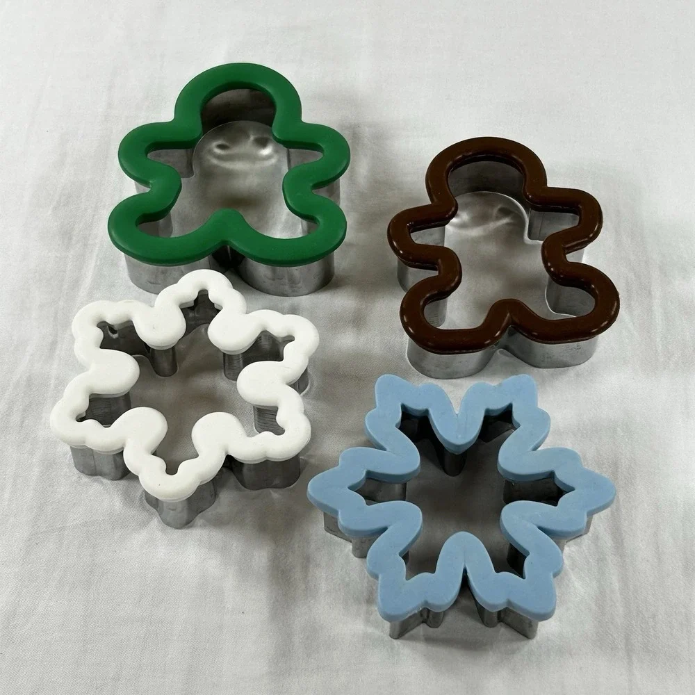 Lot of 4 Wilton Comfort-Grip Cookie Cutter Snowflakes Gingerbread Man Christmas
